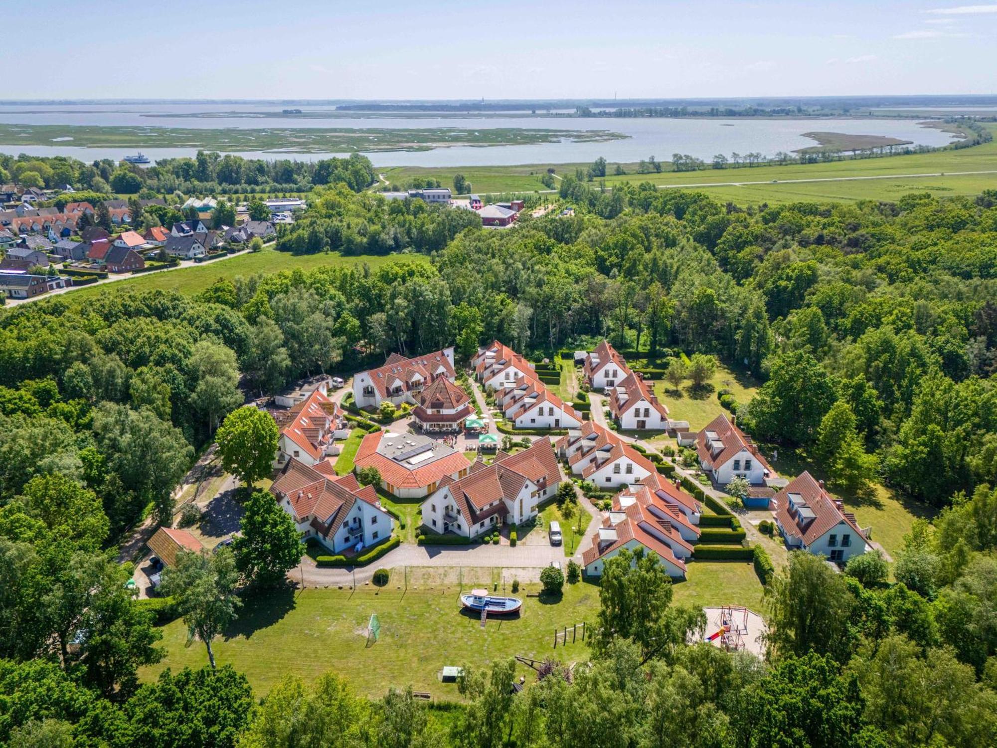 Ferienpark Freesenbruch Wohnung 2 6 - Windrose Zingst Eksteriør bilde